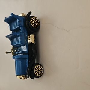 Matchbox style old fashioned car